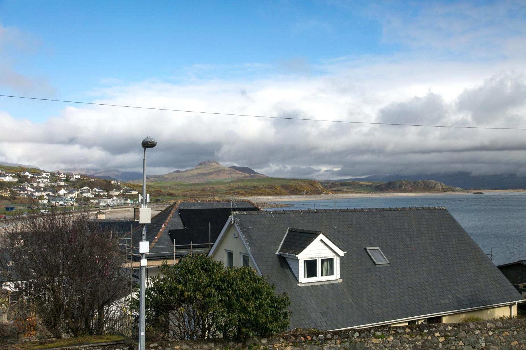 6 Afallon, Beachside Holiday House Criccieth Eksteriør billede