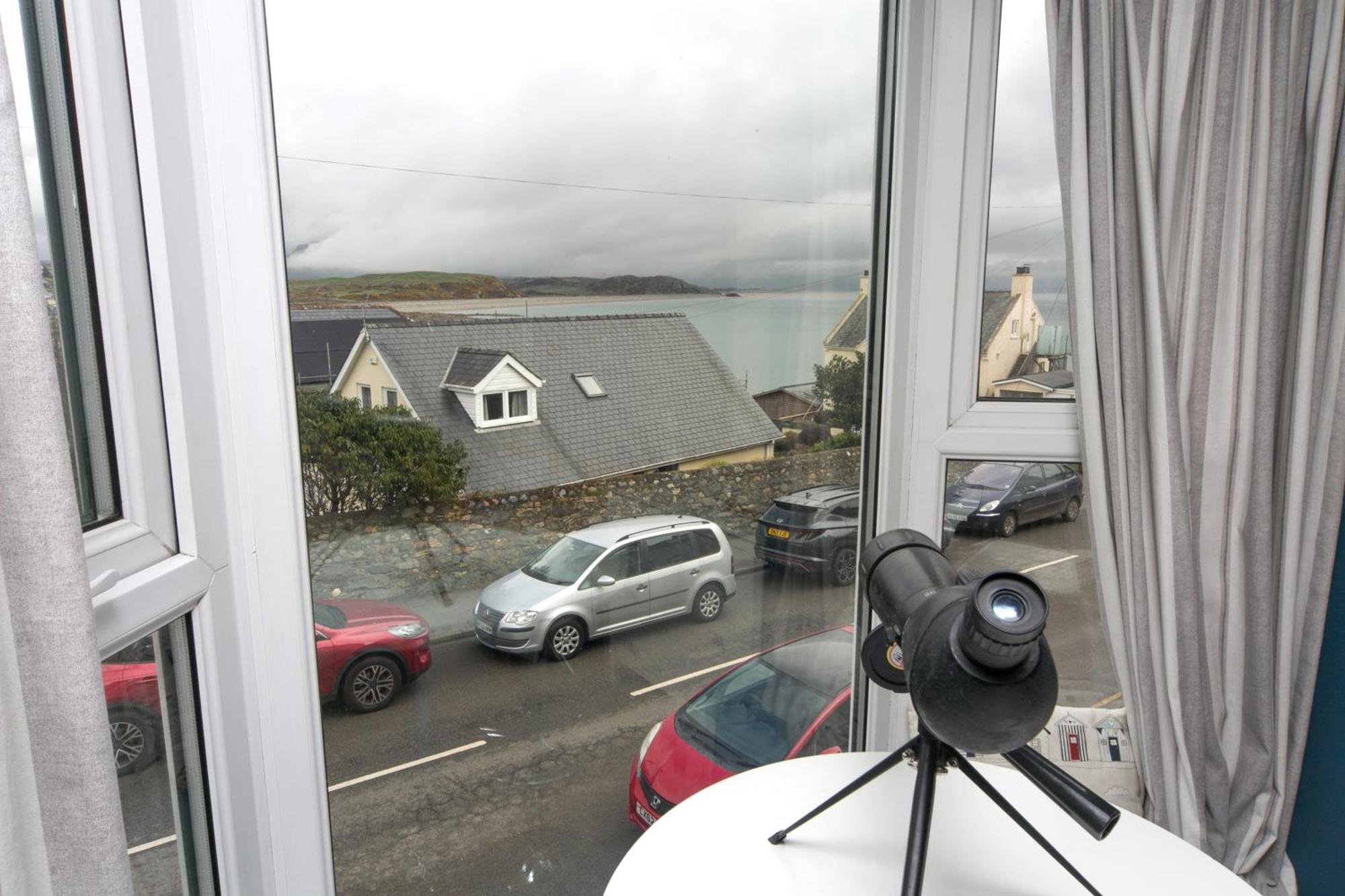 6 Afallon, Beachside Holiday House Criccieth Eksteriør billede
